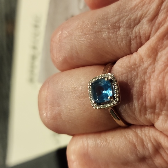 14k White Gold Ladies Blue & Diamond Ring ring - Picture 7 of 17